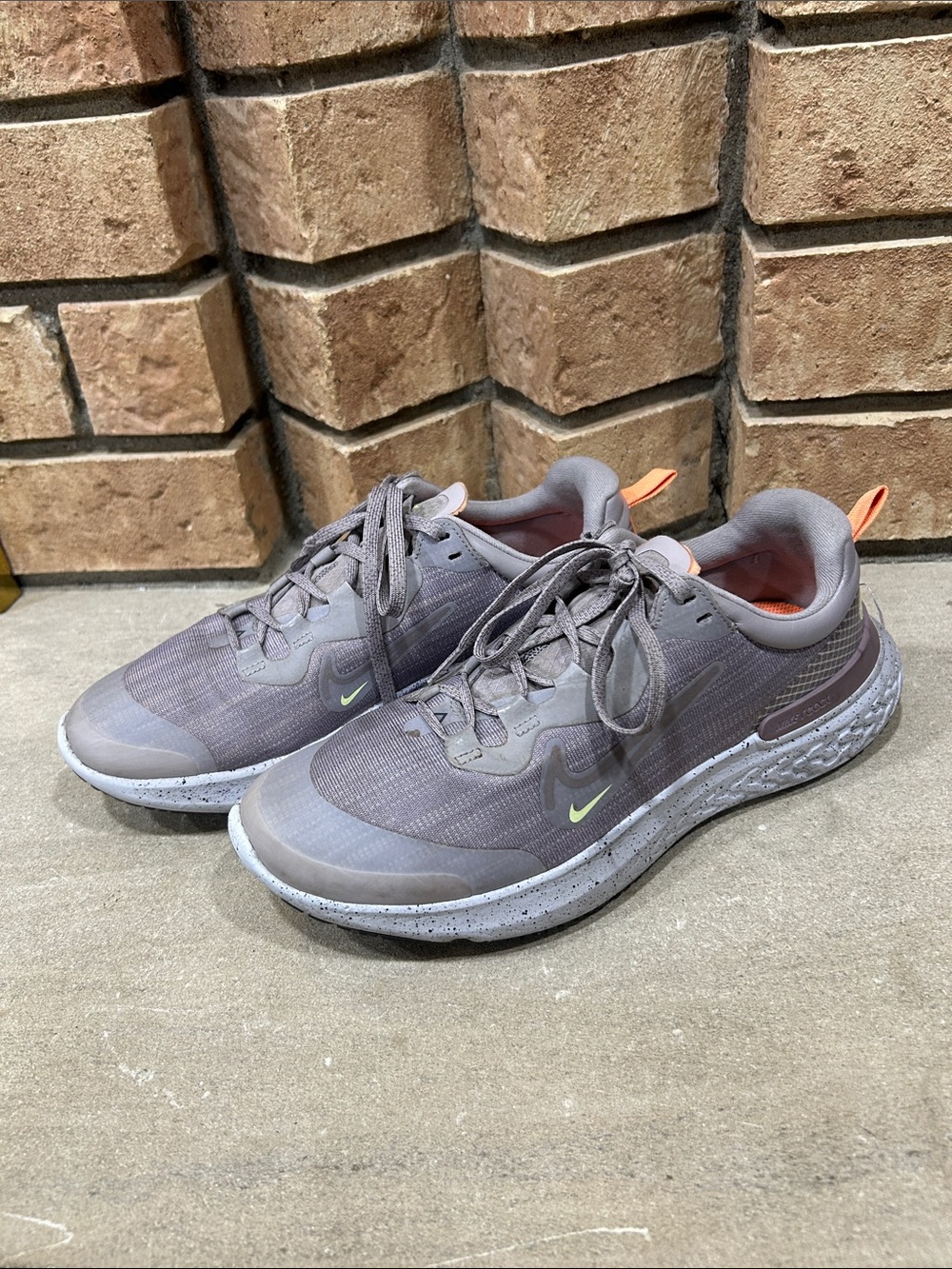 Nike Legend React Miler 2 Shield DC4066-500 Women's Running Shoes size 9